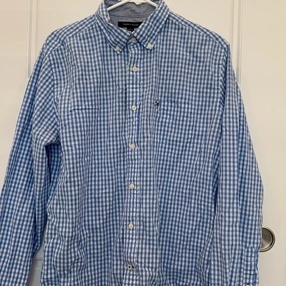 Tommy Hilfiger Men's Classic Fit  Blue Checkered Shirt - Picture 7 of 9